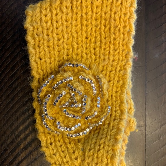 Nice, cozy ear warmers - Picture 9 of 11